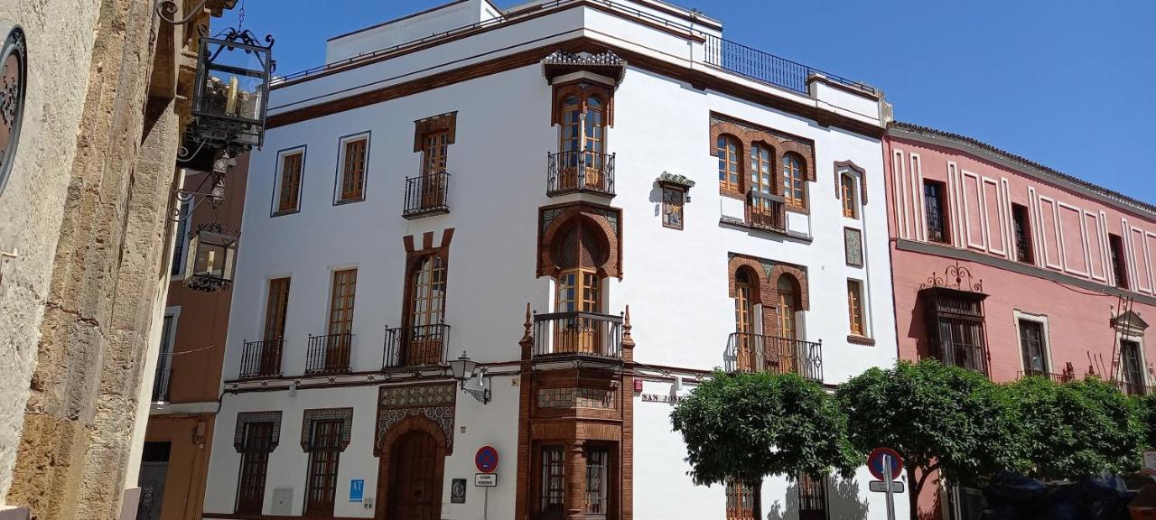 Casa Palacio La Casa Blanca Suites Seville Exterior photo